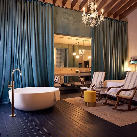 Novotel Ferrand Polydome 4*