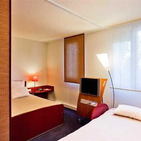 Novotel Ferrand Polydome Отель Клермон-Ферран