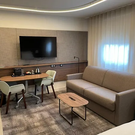 מלון Novotel Ferrand Polydome קלרמונט-פרנד