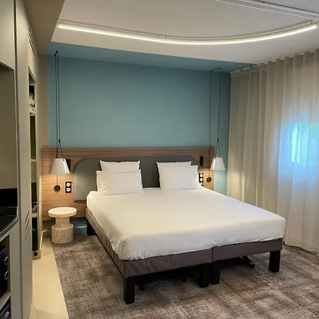 Novotel Ferrand Polydome 4* קלרמונט-פרנד