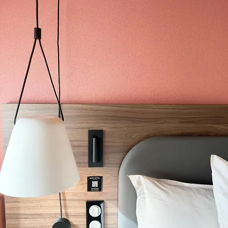 Novotel Ferrand Polydome מלון