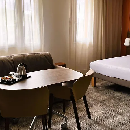 Novotel Ferrand Polydome Hotel 4*