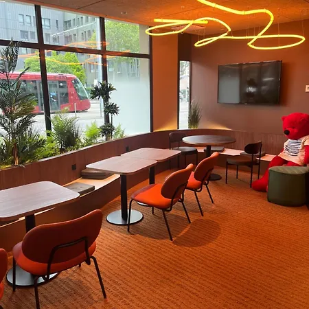 Novotel Ferrand Polydome מלון 4*