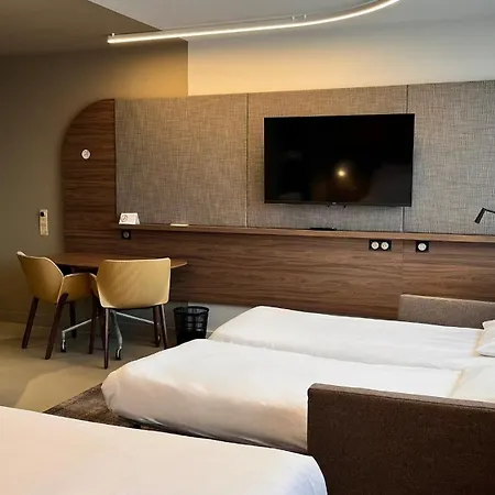 Hotel Novotel Ferrand Polydome 4*