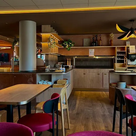 מלון Novotel Ferrand Polydome 4*