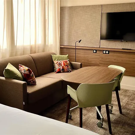Hotel Novotel Ferrand Polydome 4*