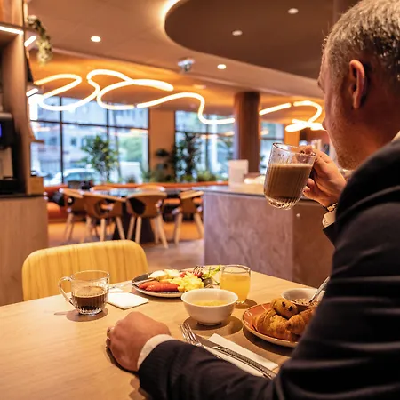 Otel Novotel Ferrand Polydome 4*