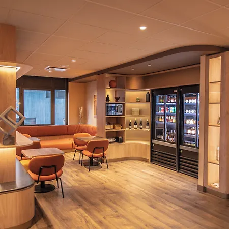 Novotel Ferrand Polydome Otel 4*