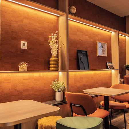 Novotel Ferrand Polydome Otel 4*