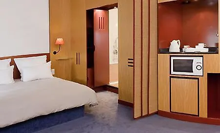 מלון Novotel Ferrand Polydome