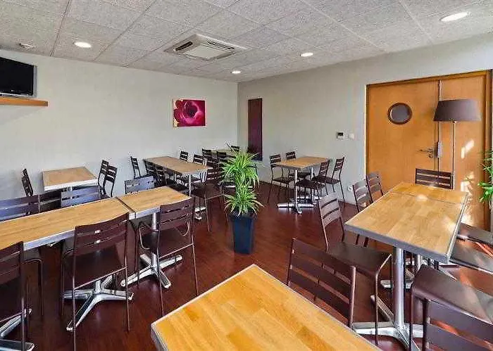 Novotel Ferrand Polydome Szálloda