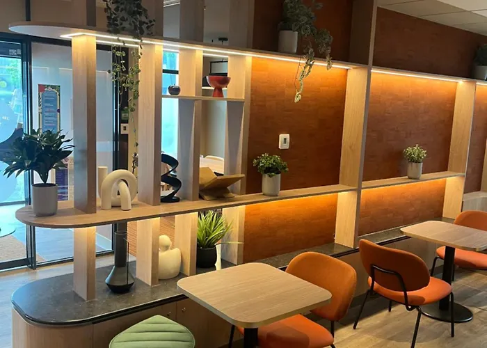 Novotel Ferrand Polydome Отель