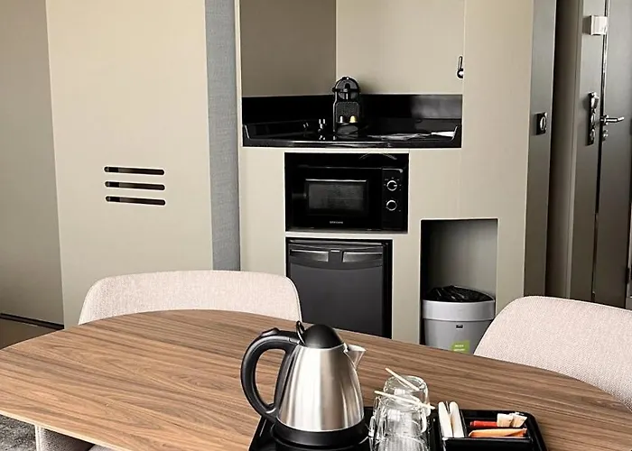 Novotel Ferrand Polydome Отель