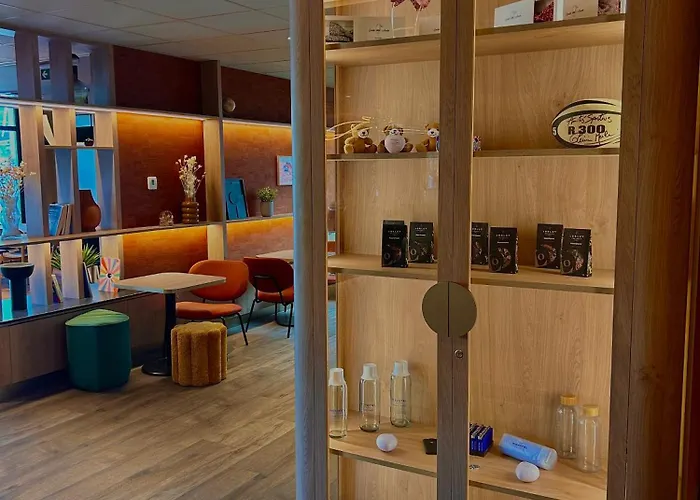 Отель Novotel Ferrand Polydome 4*