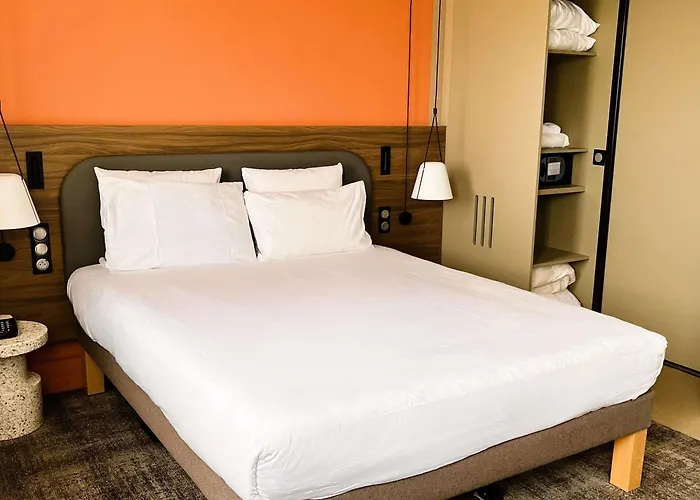 Отель Novotel Ferrand Polydome 4*